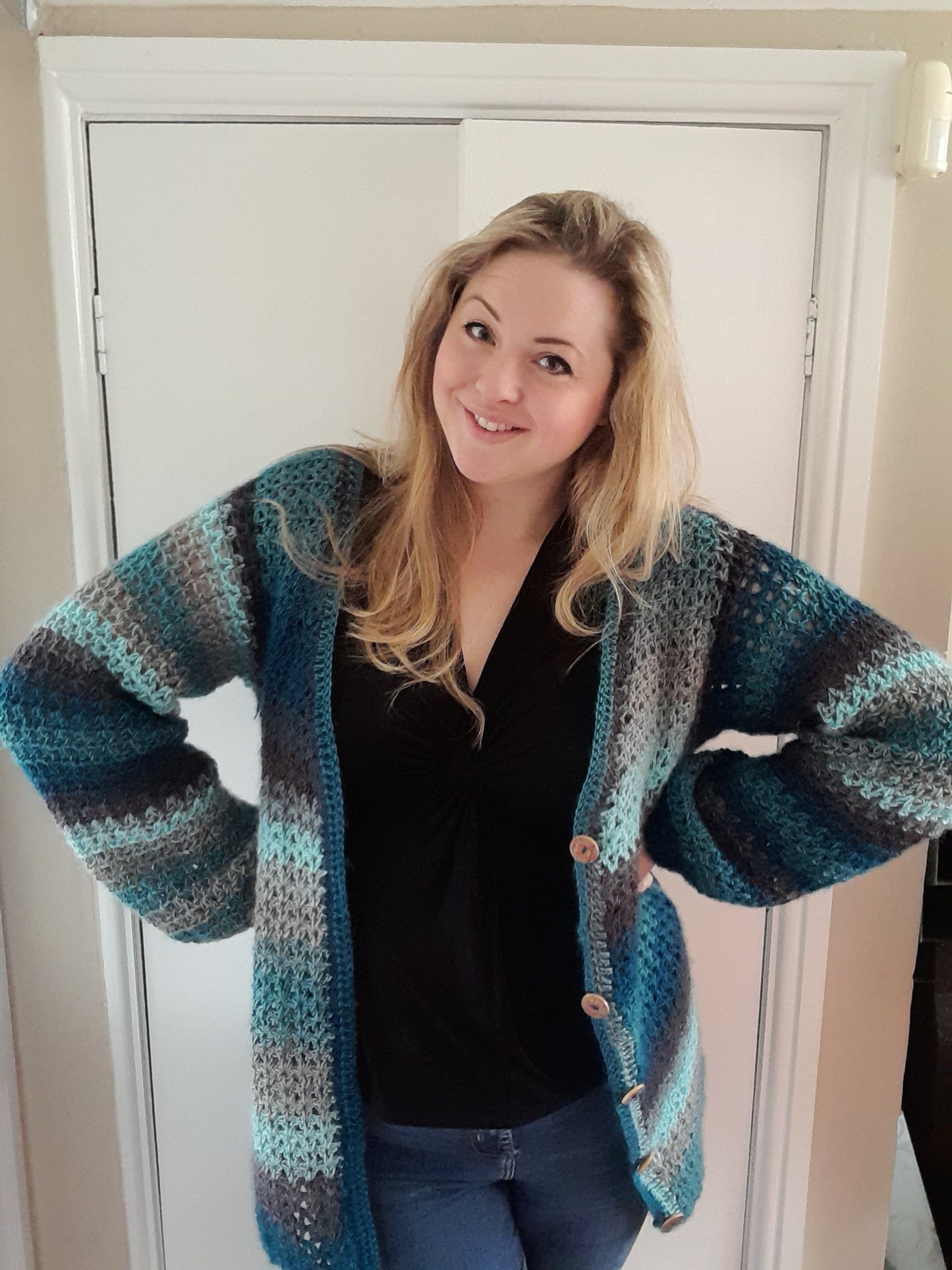 Easy crochet cardigan pattern. V stitch crochet cardigan pattern