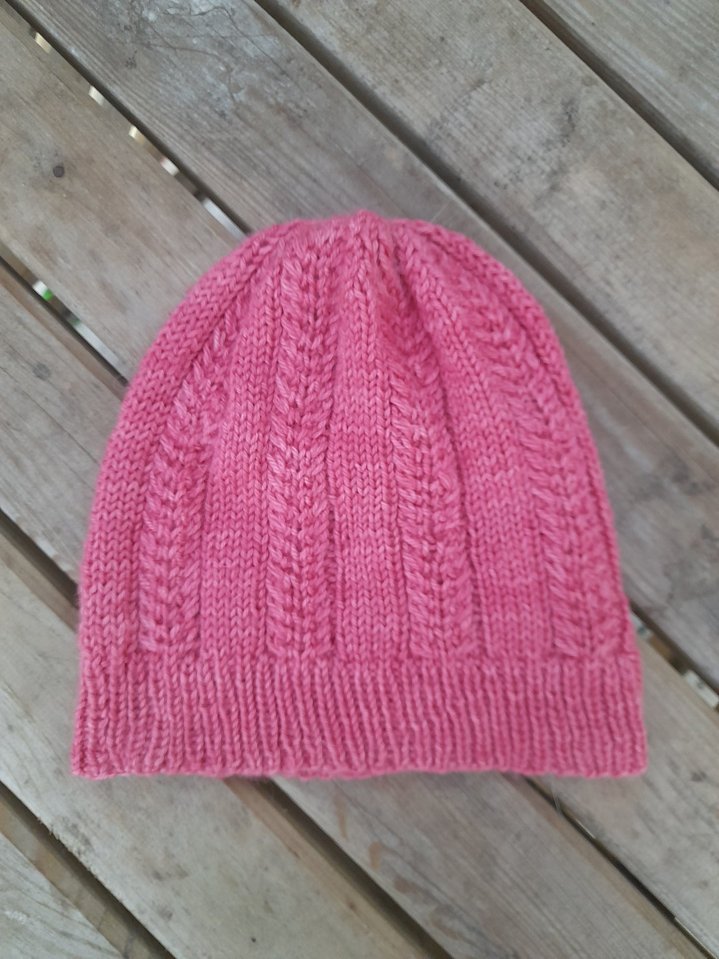 Really simple cable knit hat pattern pdf. Fishbone cable knit. Easy toque pattern for women. DK yarn hat patterns. 